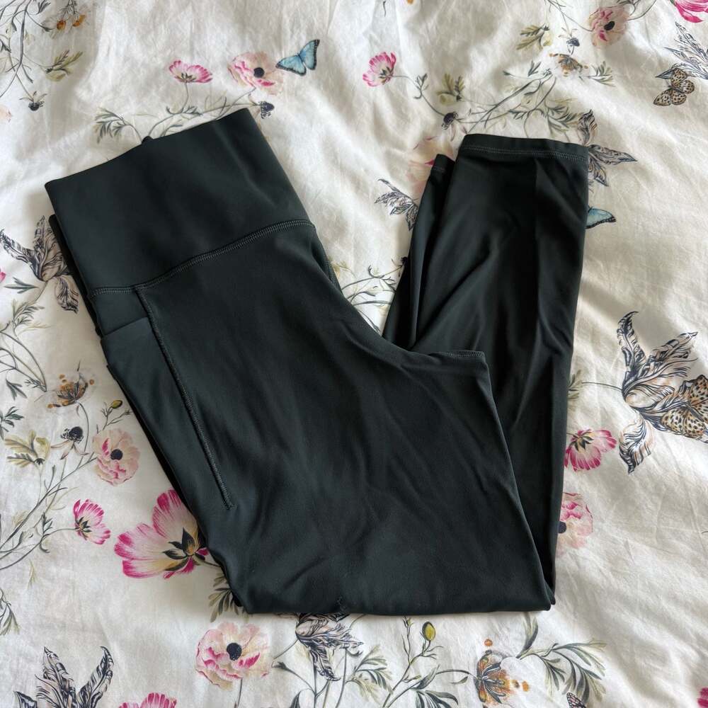 Athleta Salutation Stash 7/8 Tight High-Rise Pocket Leggings